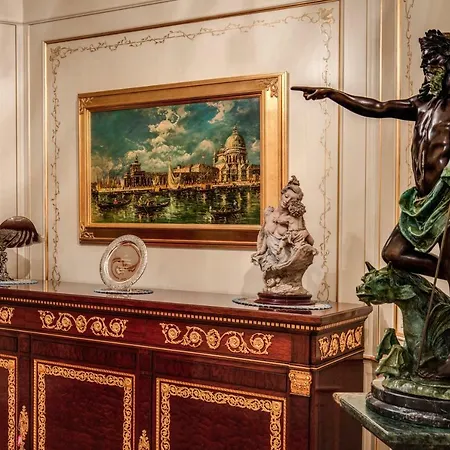 Domus Vittoria - The Luxury Quintessence Apartment *