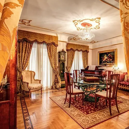 Domus Vittoria - The Luxury Quintessence Apartment