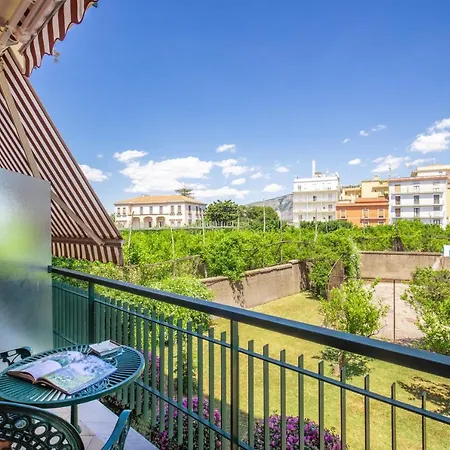 Domus Vittoria - The Luxury Quintessence Apartment